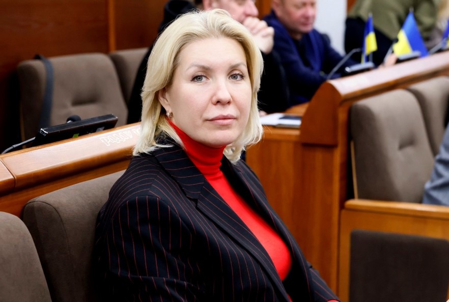 Керівник фракції «Удар» Мирослава Смирнова вважає, що для фінансування Плану стійкості потрібно буде насамперед «урізати» капітальні ремонти