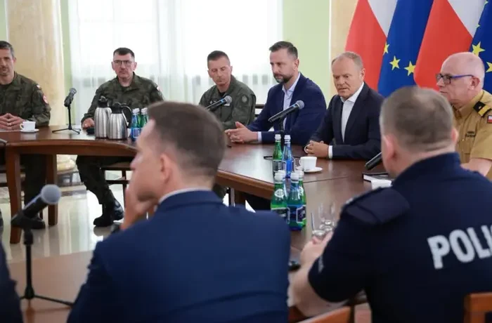 Туск заявив, що Польща була готова збити російську ракету