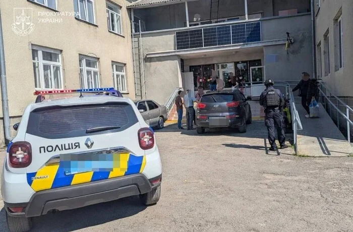 На Тернопільщині директор інтернату отримав підозру у торгівлі людьми