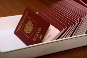 Зібралися тікати з Росії? У Москві виник ажіотаж на закордонні паспорти