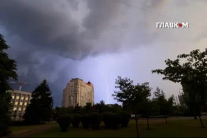 На Київ і область насувається негода: оголошено перший рівень небезпеки