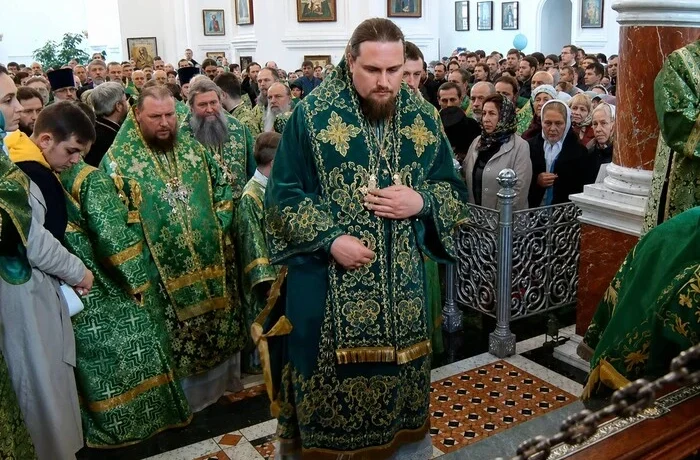 «Да хранимо державие наше российское…». Ексмитрополит УПЦ МП проти Зеленського: завершилася судова епопея