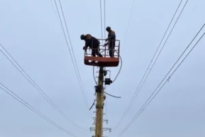 Російські обстріли призвели до знеструмлень у низці областей: деталі від Міненерго