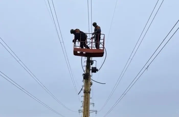Російські обстріли призвели до знеструмлень у низці областей: деталі від Міненерго