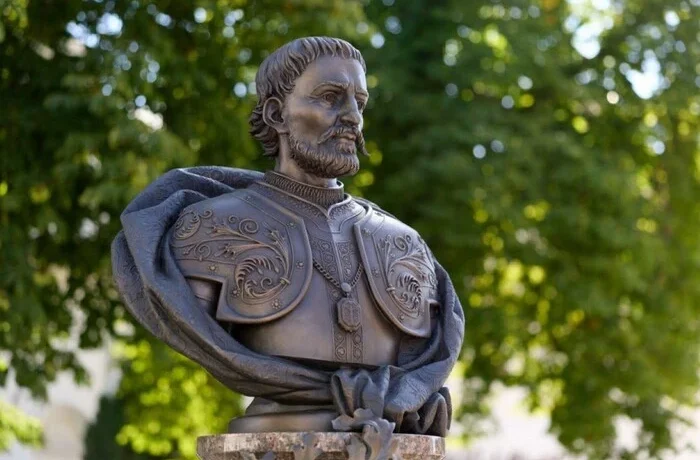 Пам’ятник Мазепі чи фонтан на місці Леніна? Кличко відреагував на ініціативу Зеленського