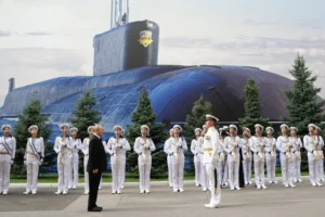 Банер із субмариною замість кораблів: як пройшов головний військово-морський парад РФ (фото, відео)