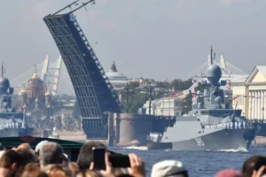 Російський диктатор скасував головний військово-морський парад