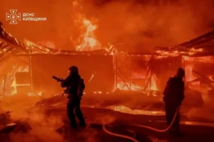 На Білоцерківщині вночі палали склади з деревиною (фото)