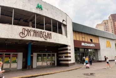 Станція метро «Лук’янівська» відновила роботу, поряд триває ліквідація наслідків атаки