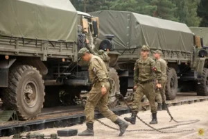 Російських депутатів можуть відправити на полігони замість відпустки: заява спікера Держдуми