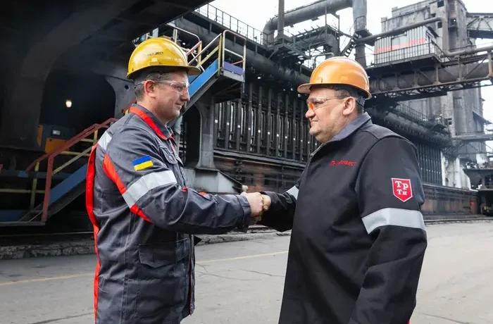 Ахметов підвищив зарплати працівникам своїх українських підприємств на 10%