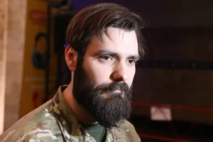 Захисник «Азовсталі» відмовився від нагороди, що йому вручив Сирський