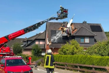 У Німеччині літак врізався у житловий будинок