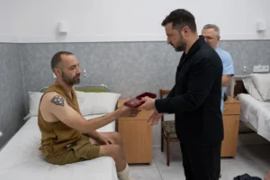 Зеленський у Одесі провідав воїнів, які лікуються та проходять реабілітацію після поранень