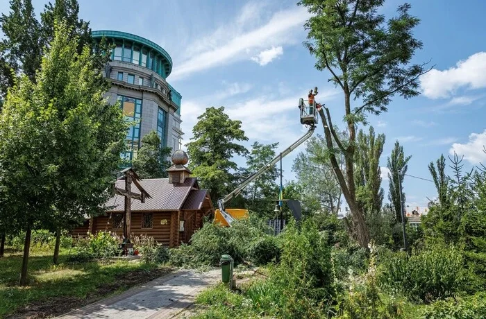 На Алеї Героїв Небесної Сотні розпочато облаштування меморіального простору: перші фото