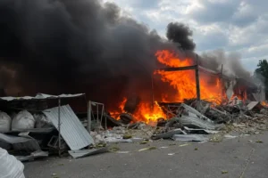 Росія вдарила по торговельному закладу в Краматорську: є постраждалі