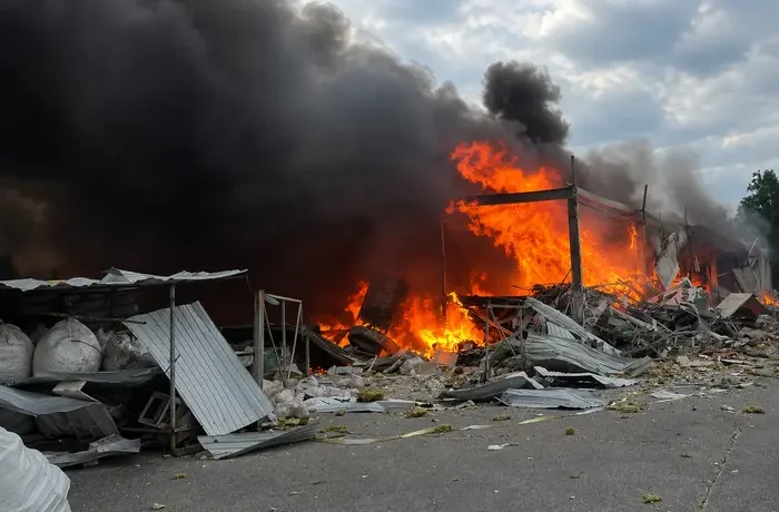 Росія вдарила по торговельному закладу в Краматорську: є постраждалі