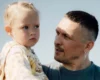 Усик зворушив мережу кадрами з дворічною донькою та дружиною