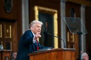 На що хворіє Трамп? Фізіотерапевт висунув нові припущення про стан президента США