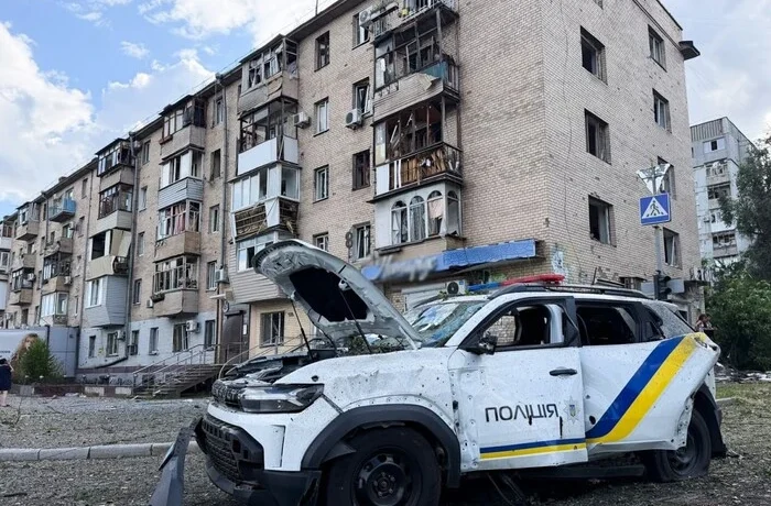 Кривавий удар РФ по Запоріжжю: більше десяти людей поранено, загинув поліцейській