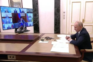 Путін скликав нараду через паливну кризу: що наказав чиновникам