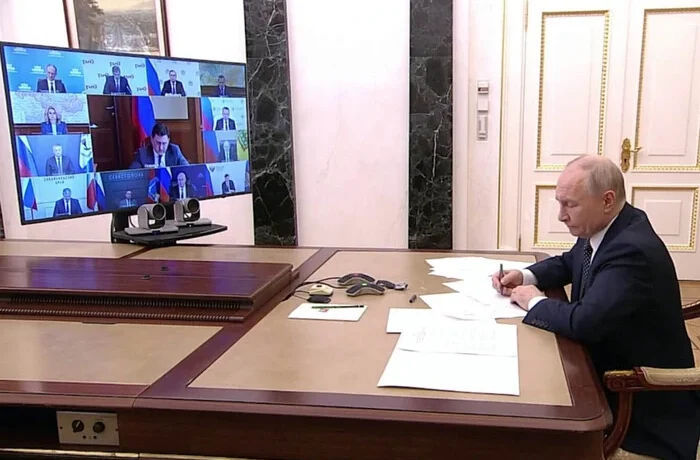 Путін скликав нараду через паливну кризу: що наказав чиновникам