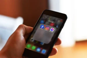 Дизайн Instagram і Facebook викликає залежність – Єврокомісія