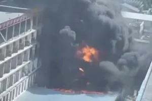 У Києві спалахнула пожежа