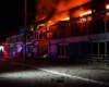 Масштабна пожежа охопила торговий центр у Запоріжжі після удару РФ (фото)