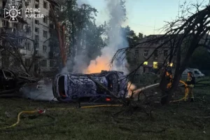 Удар по Києву: рятувальники показали наслідки (фото)