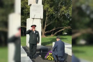 Порошенко ставав на коліна. Депутат-історик нагадав, як офіційний Київ сприяв історичному примиренню з поляками