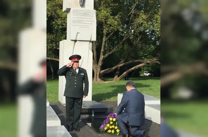 Порошенко ставав на коліна. Депутат-історик нагадав, як офіційний Київ сприяв історичному примиренню з поляками
