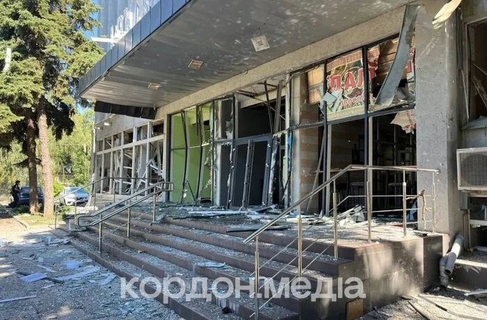Суми: авіабомба влучила біля медзакладів, загинули троє людей
