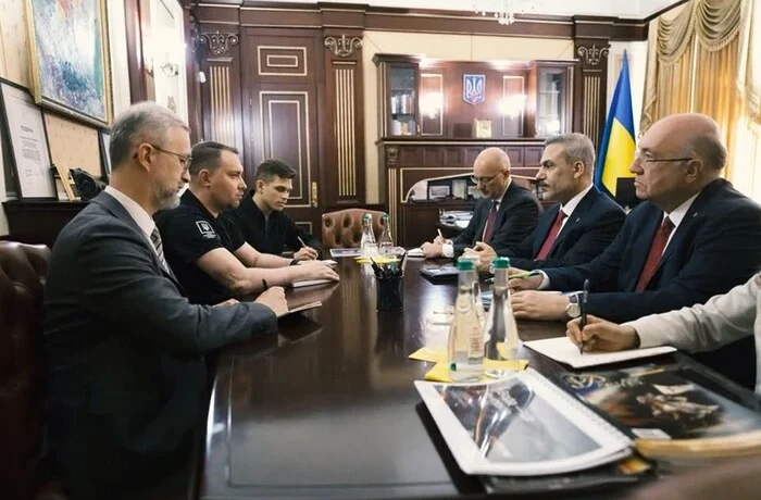 Удари у тил РФ та розкол у Кремлі: Буданов провів важливу зустріч