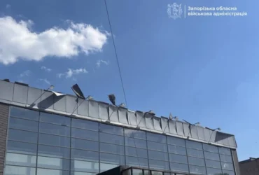Запоріжжя: на відео потрапив момент удару по фітнес-центру