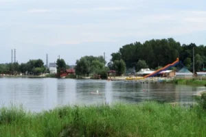 На Львівщині майже 30 дітей після купання в озері потрапили до лікарні