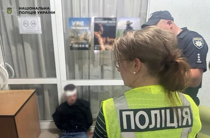 Чоловіку, який вбив лікарку під час проходження ВЛК, повідомлено про підозру