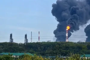 Дрони атакували один із найбільших НПЗ Росії: чим важливий «Газпром нафтохім Салават»