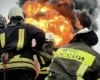 На Ставропіллі масштабно палає та вибухає атакована дронами нафтобаза