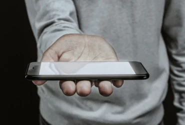 Популярний в Україні бренд смартфонів іде з Європи: що буде з підтримкою