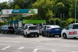 Росія почала звозити бензин з усієї країни до Москви