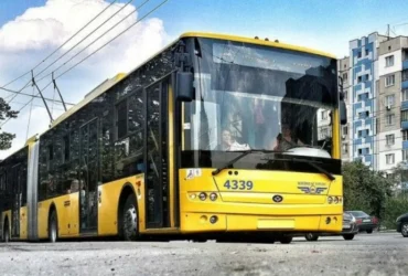 Низка столичних автобусів і один тролейбус 4-5 липня курсуватимуть зі змінами: перелік