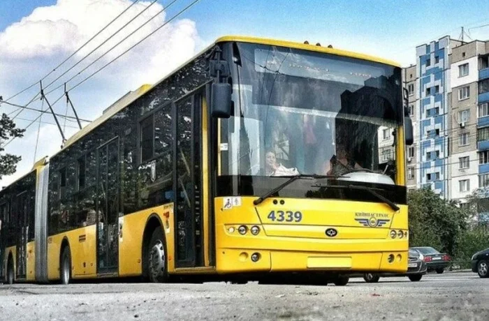 Низка столичних автобусів і один тролейбус 4-5 липня курсуватимуть зі змінами: перелік
