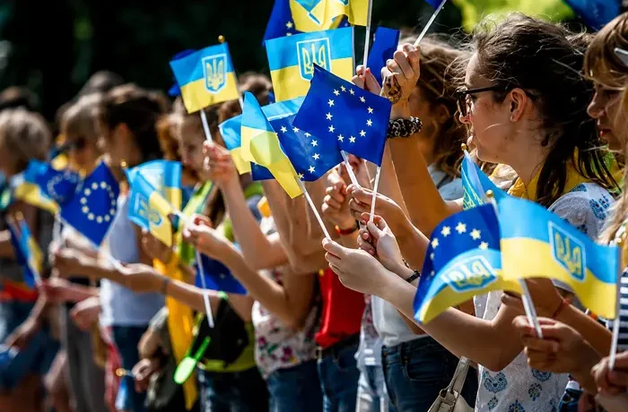 ЄС продовжив захист українців до 2028 року, але з новою умовою: що зміниться