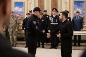 Зеленський відзначив поліцейських державними нагородами та присвоїв звання Героїв України