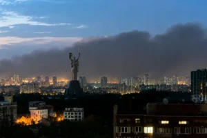 Атака на Київ: пожежі погіршили якість повітря в столиці