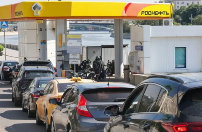 Росіяни знайшли «позитив» від ударів України по нафтобазах