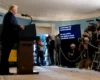 Оператор суфлера Трампа заробив статок на ставках щодо його промов