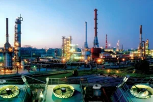 Кінець епохи Коломойського: найстаріший нафтовий гігант збанкрутував через астрономічний борг