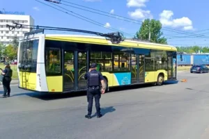 У Львові посеред вулиці виявлено гранату